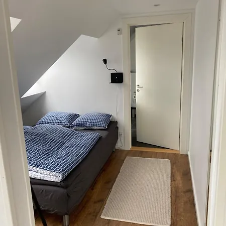 Apartment An Overlooking The Harbor Fjord *