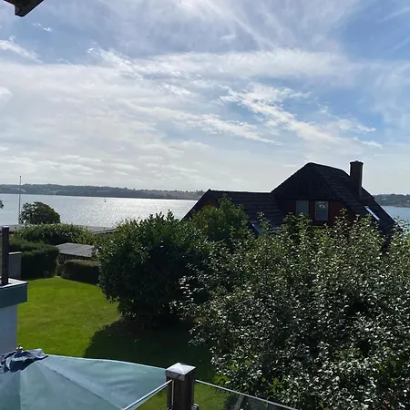 Apartment An Overlooking The Harbor Fjord *